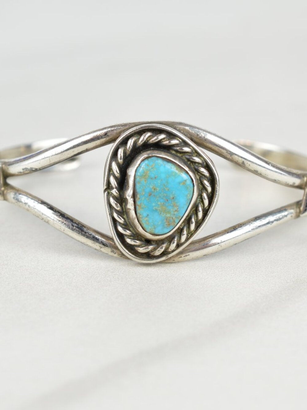 Vintage Sterling Silver Kingman Turquoise Cuff Bracelet Small Petite Split Shank